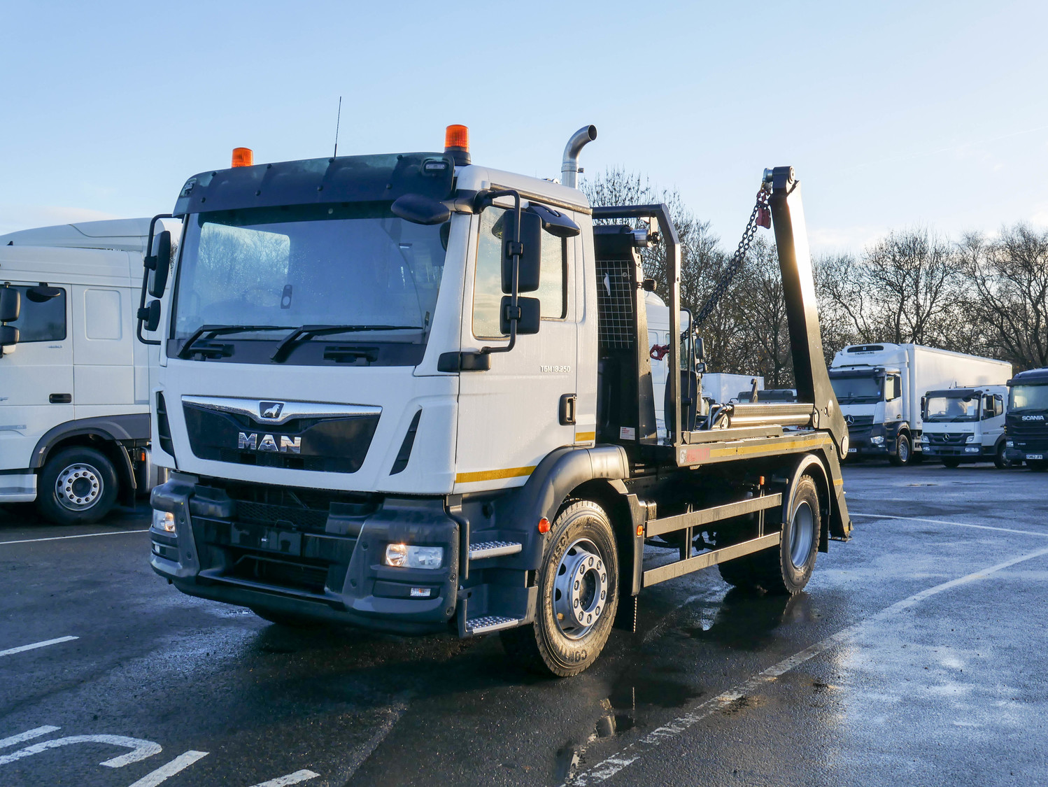 18 Tonne MAN TGM 18 250 Skip Loader Truck For Sale MVB131 MV Commercial