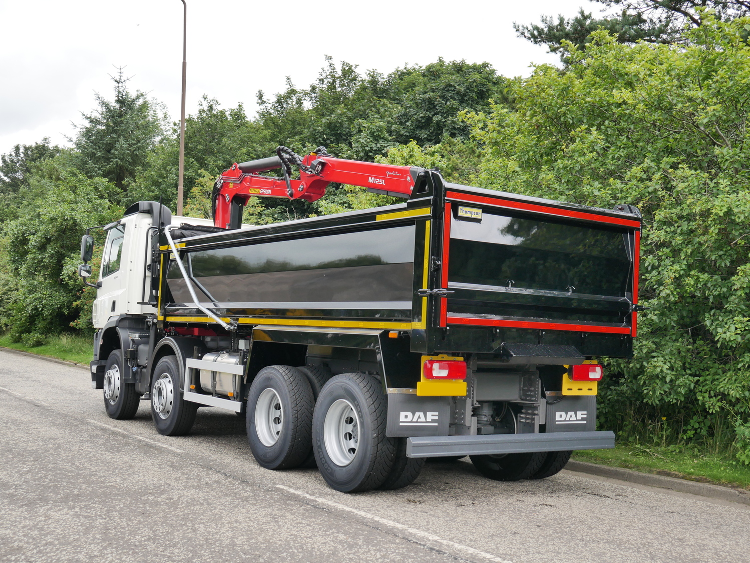 32 Tonne DAF CF 85 400 Tipper Grab With Palfinger Epsilon Crane Truck