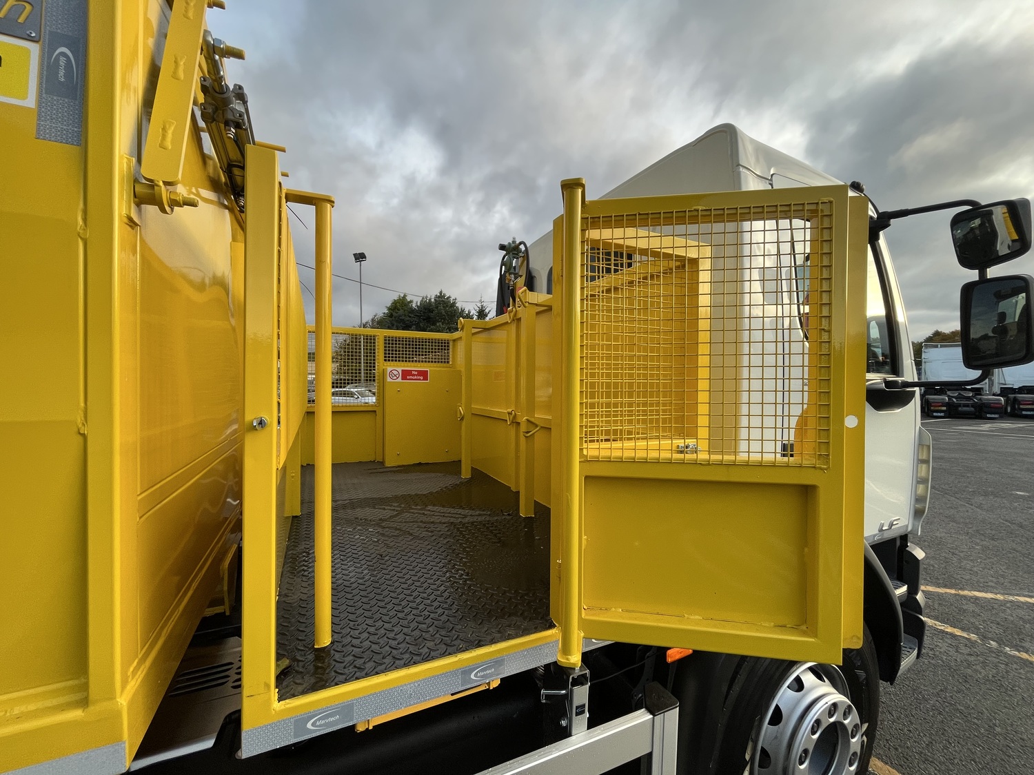 Tonne Daf Lf Hot Box With Marvtech Crane Truck For Sale L