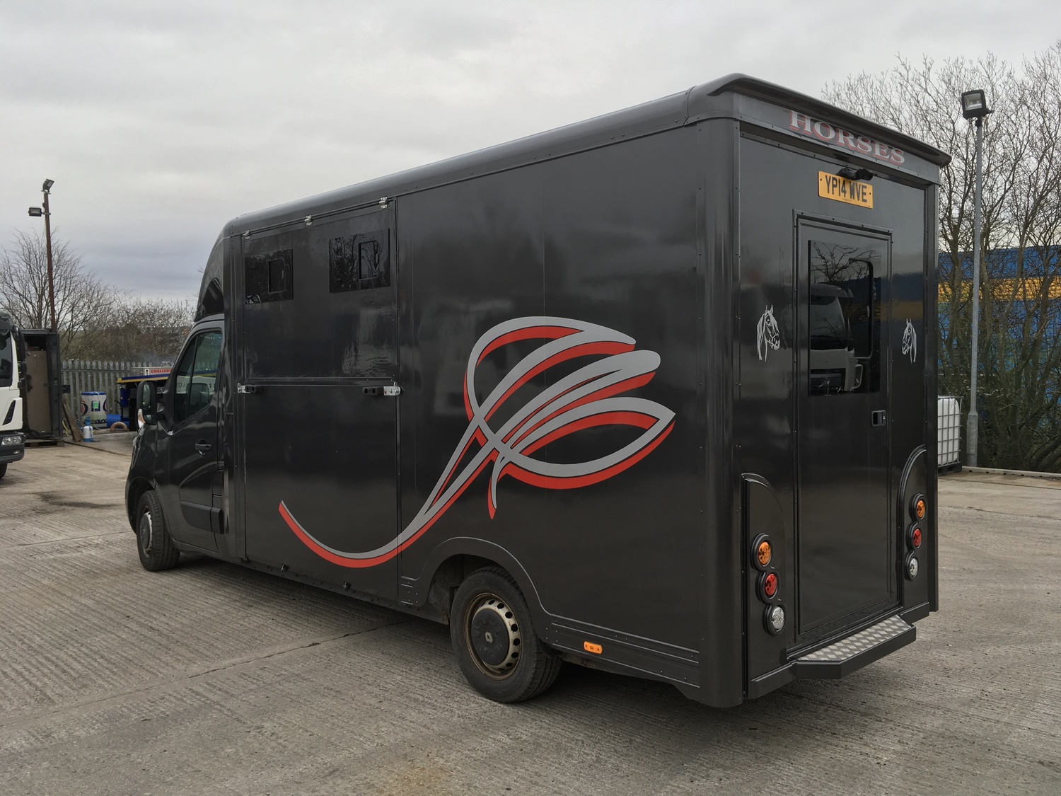 3.5 Tonne Renault Master Horse Box Truck For Sale YP14WVE MV Commercial