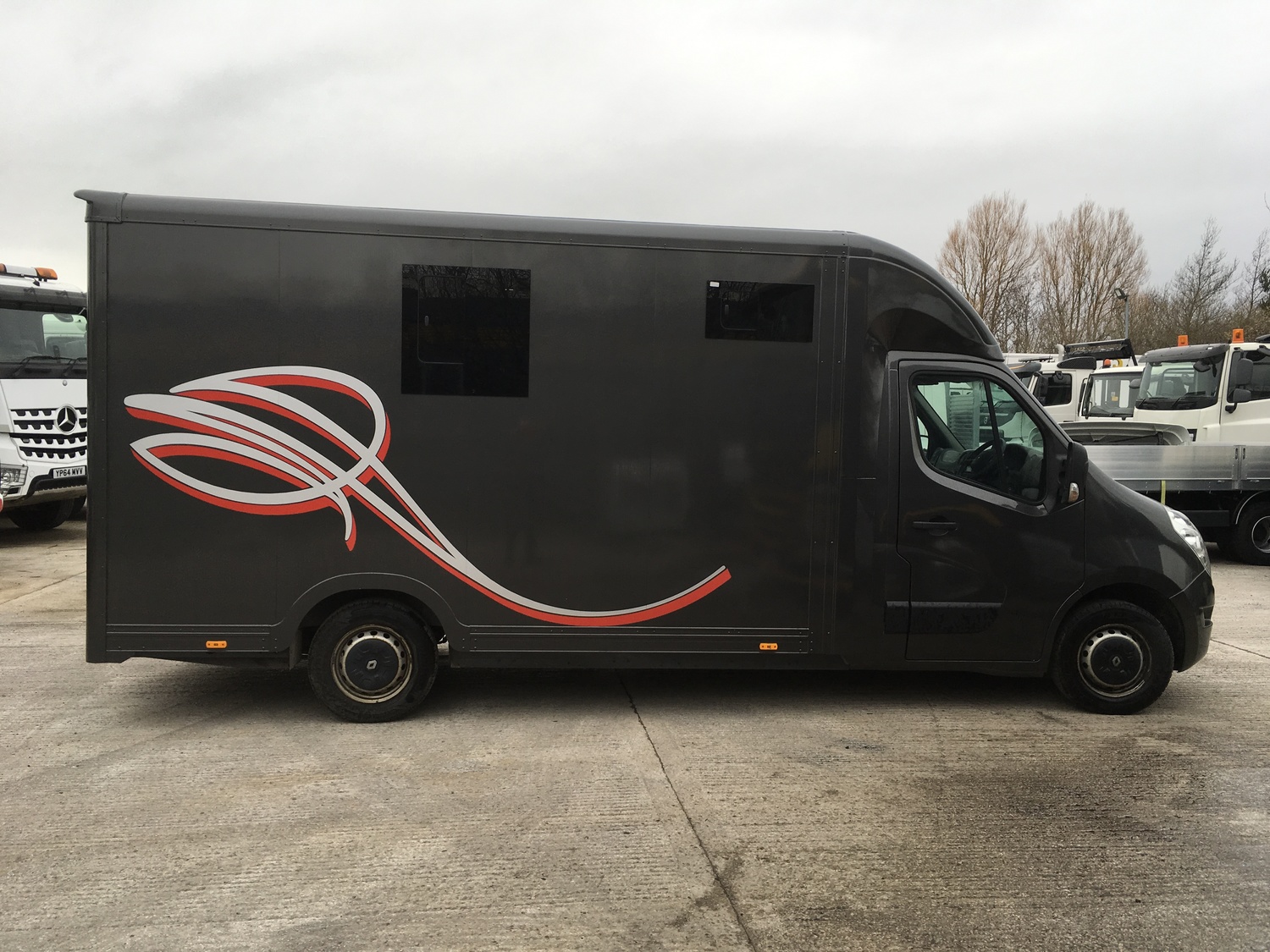 3.5 Tonne Renault Master Horse Box Truck For Sale YP14WVE MV Commercial