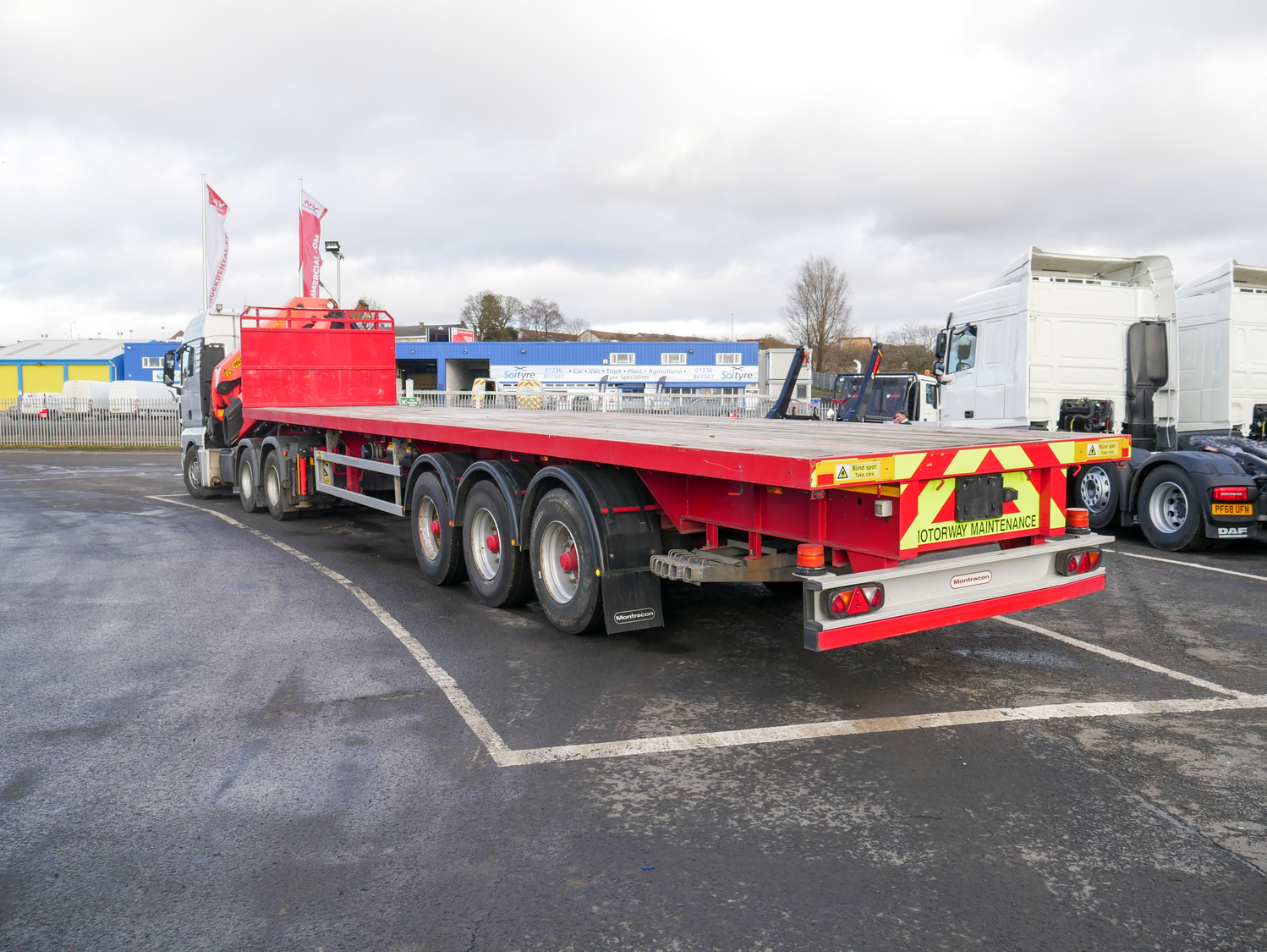 Montracon 3 Axle Extendable Flatbed Trailer Truck For Sale