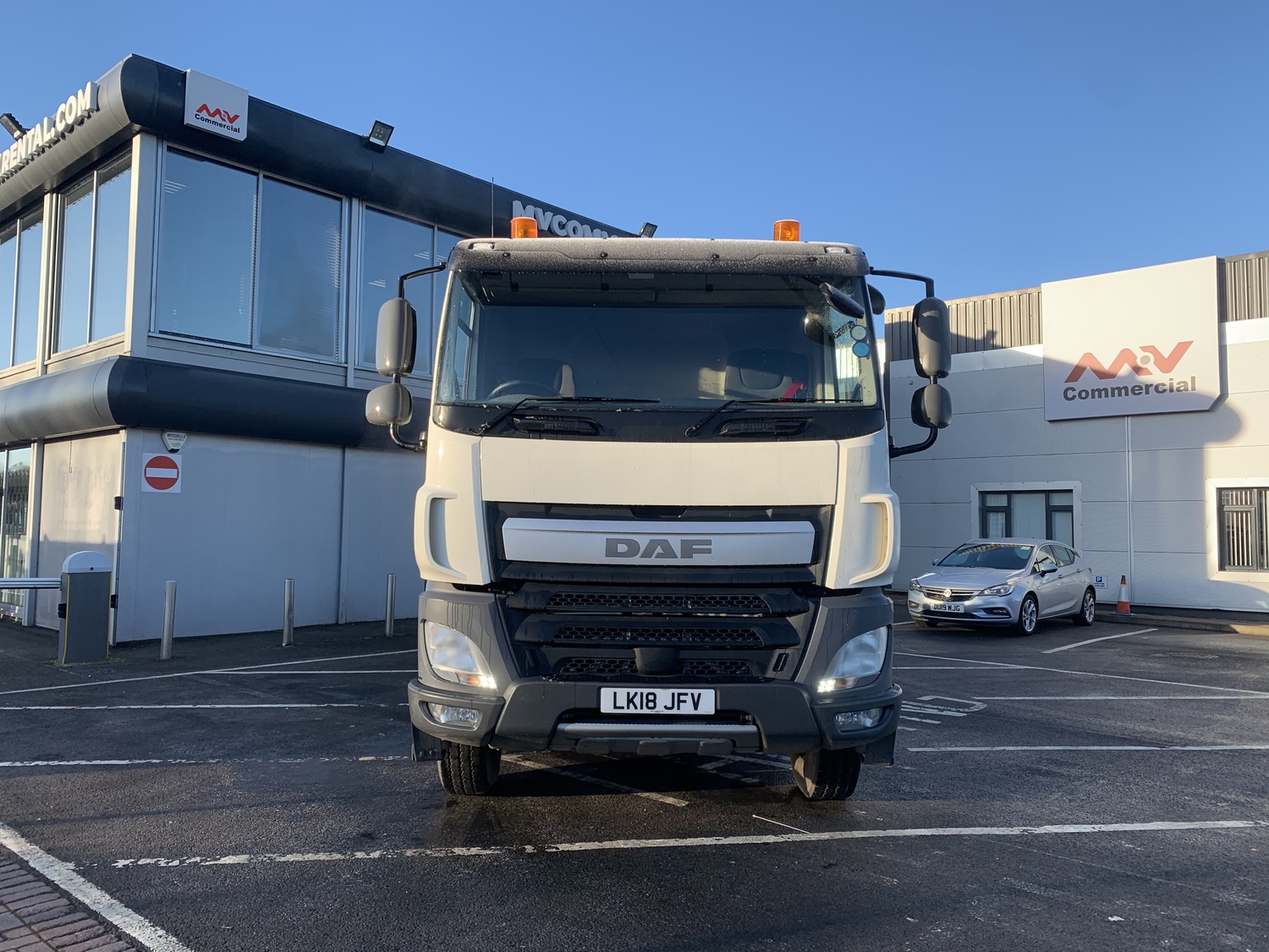 32 Tonne DAF CF 400 Hook Loader Truck For Sale LK18JFV MV Commercial