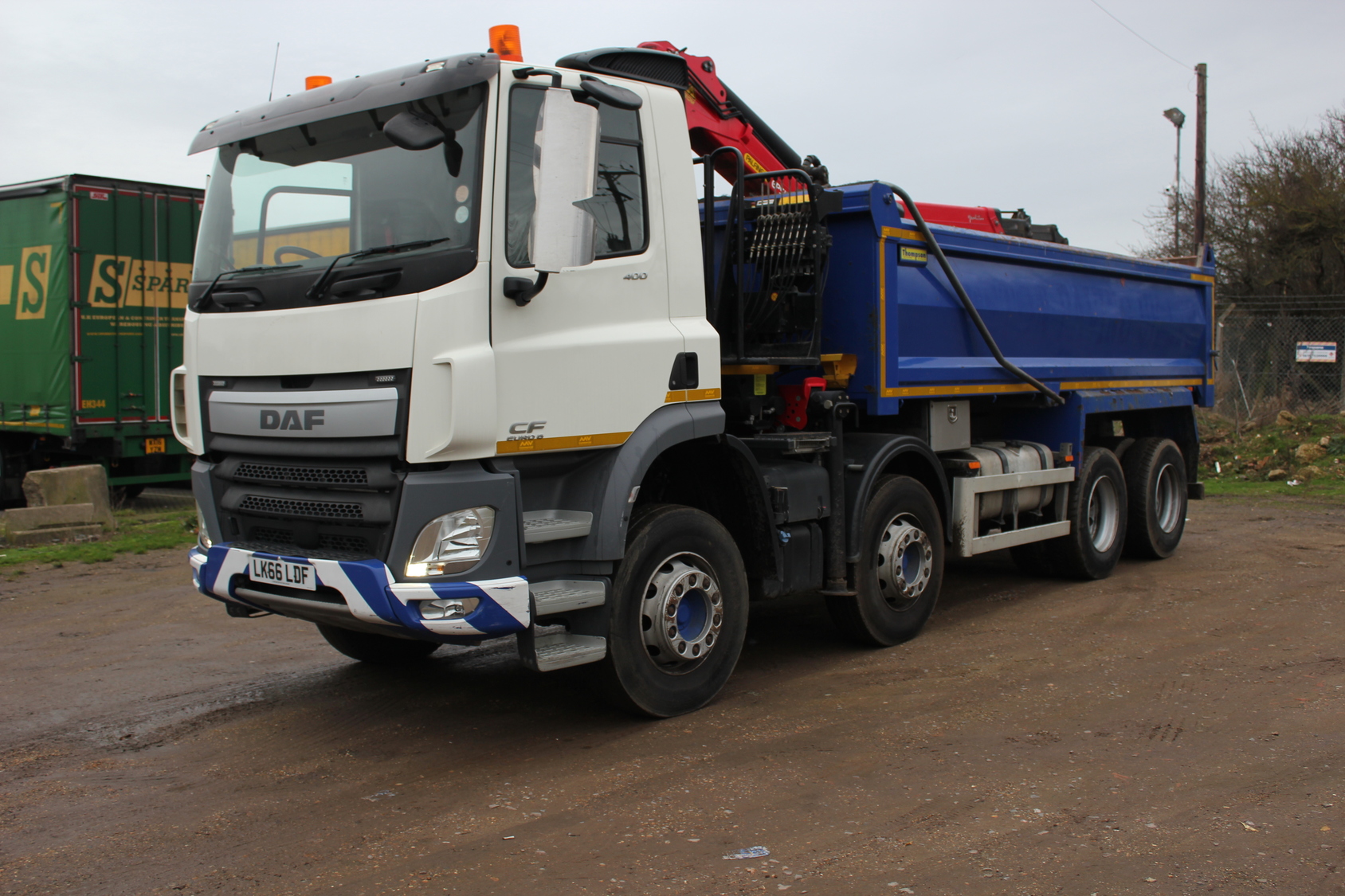 32 Tonne DAF CF 400 Tipper Grab With Palfinger Crane Truck For Sale