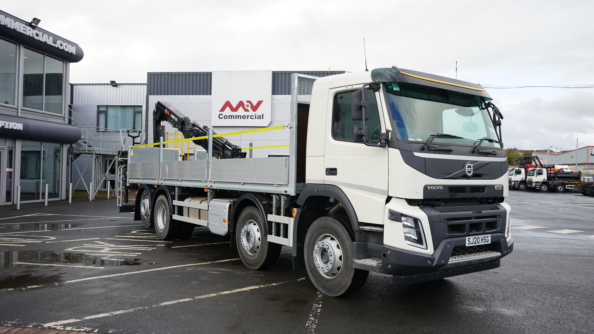 32 Tonne Volvo FMX 460 Flatbed With HIAB Crane Truck For Sale SJ20HSG