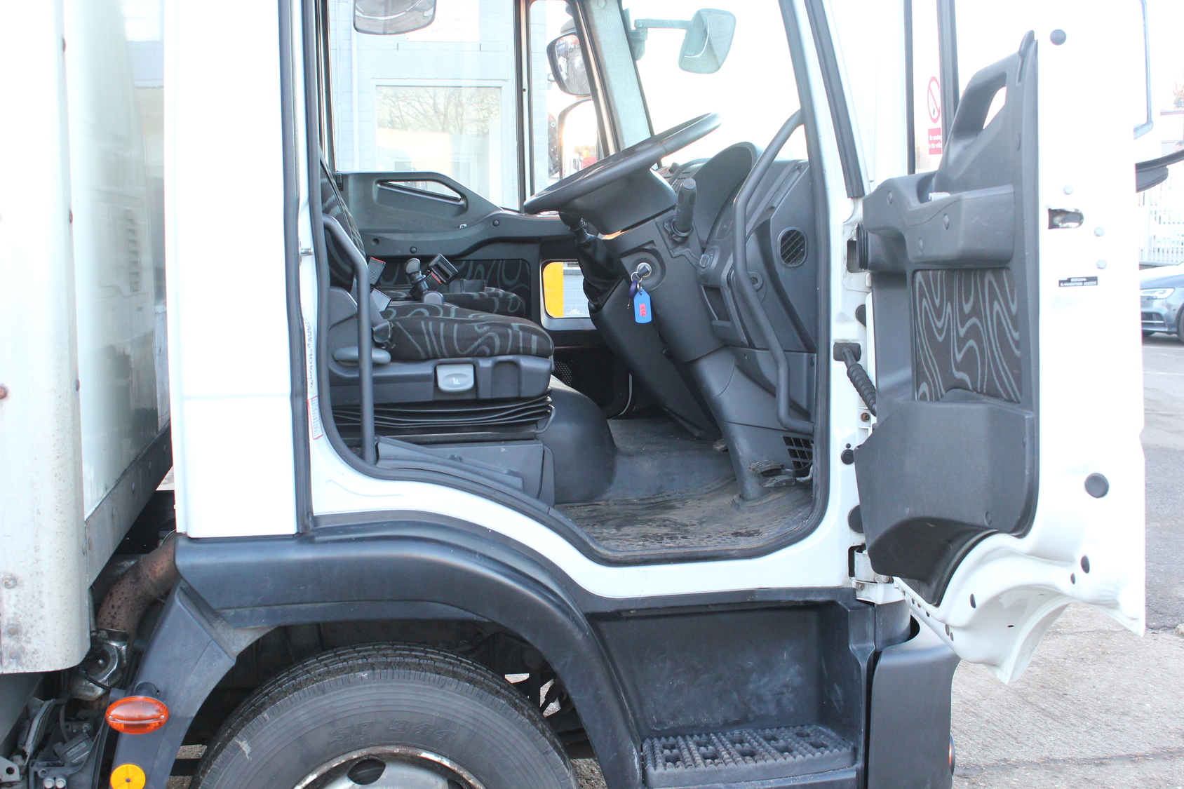 to licence get 7.5t how 7.5  MV SN62BYD Box Tonne 100E18 Sale For Truck Iveco to licence get 7.5t how 7.5  MV SN62BYD Box Tonne 100E18 Sale For Truck Iveco