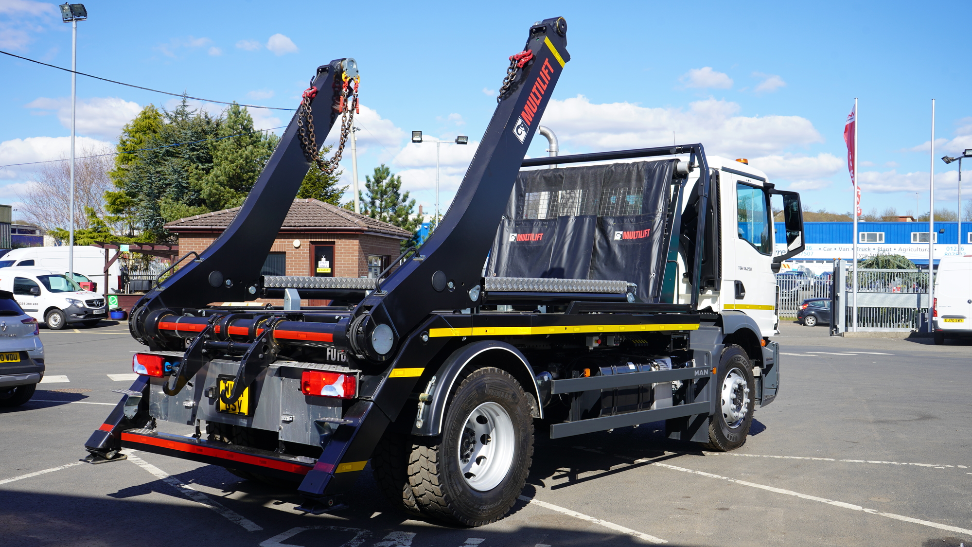 18 Tonne MAN TGM 18.250 Skip Loader Truck For Sale WU21GSV MV Commercial