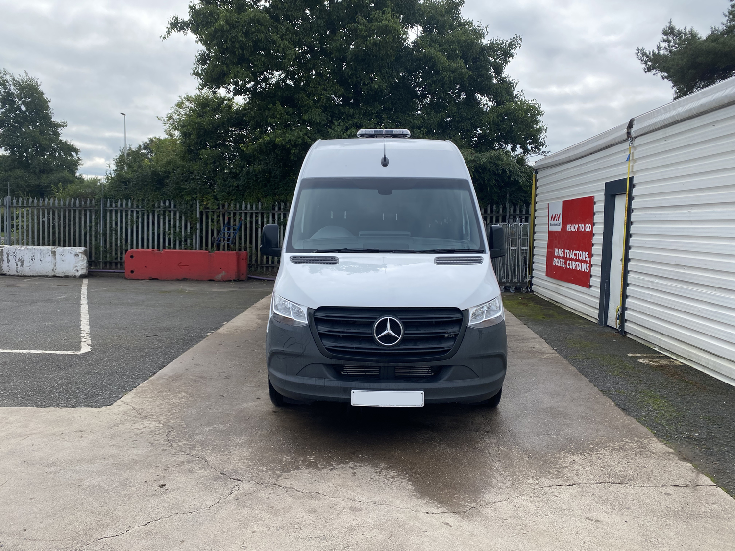 Under 3.5 Tonne MercedesBenz Van Truck For Sale NK20VTP MV Commercial